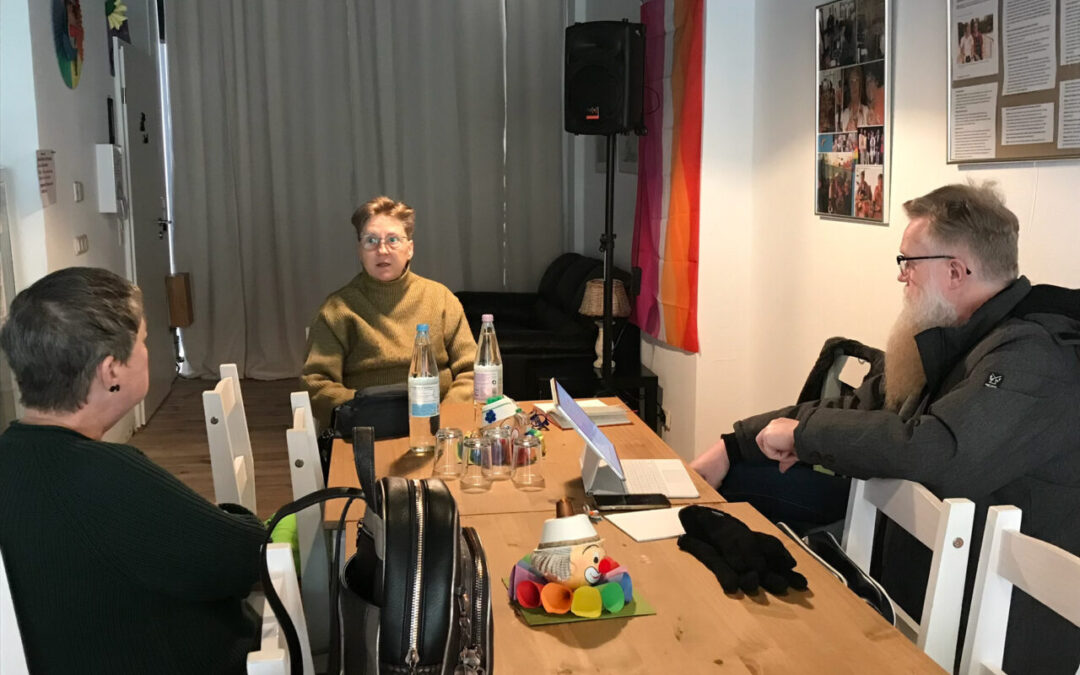 Die Menschen wissen selbst, was gut für sie ist – FDP-Nord besucht Queeres Zentrum