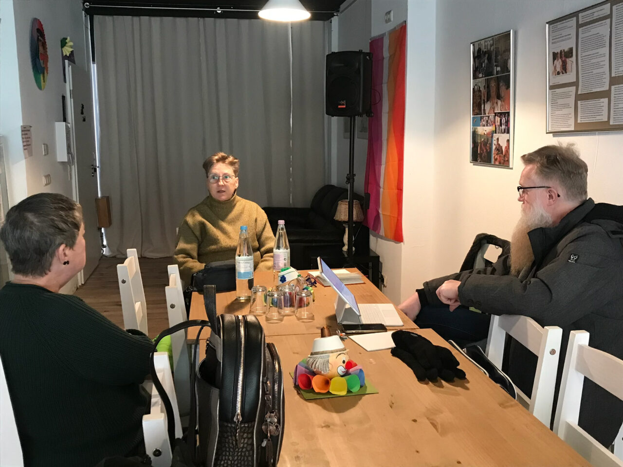 Die Menschen wissen selbst, was gut für sie ist – FDP-Nord besucht Queeres Zentrum