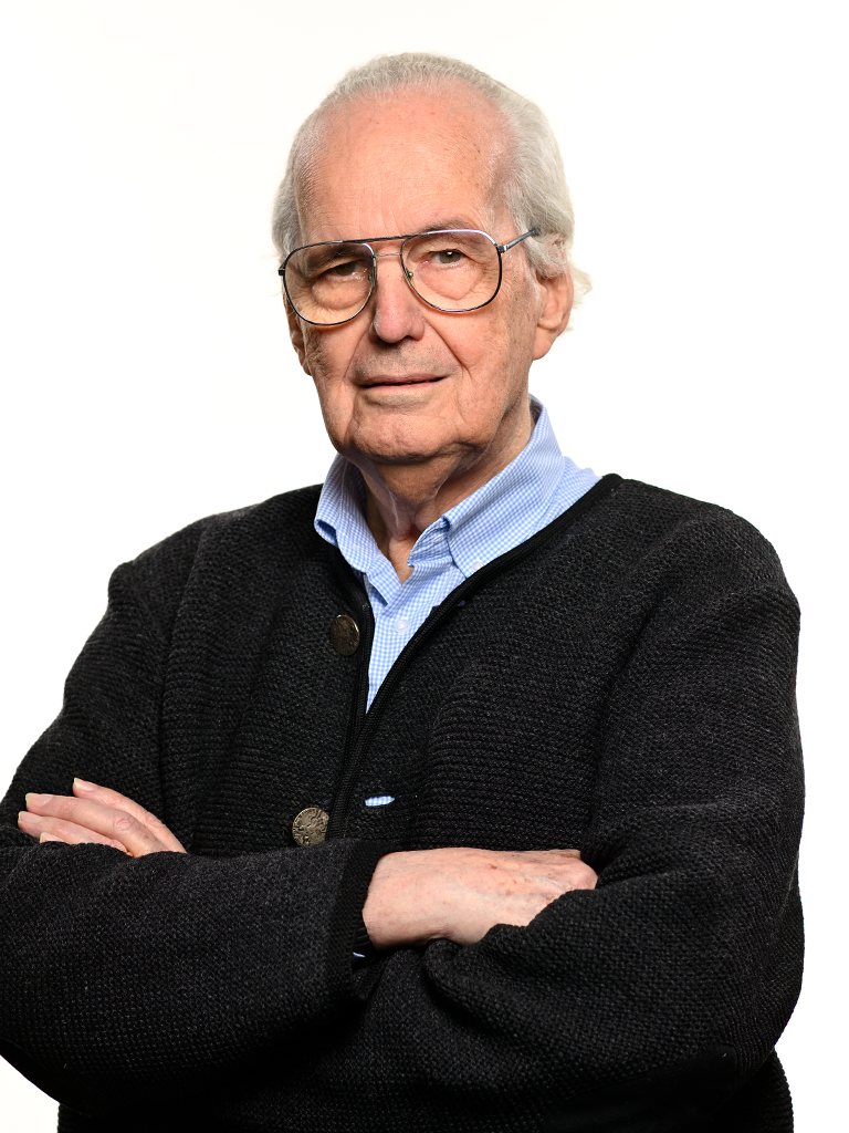 Adressen mit Platten auf Kuverts gestempelt – FDP Mönchengladbach ehrt Peter Dörrenberg für 56 Jahre ehrenamtliches Engagement